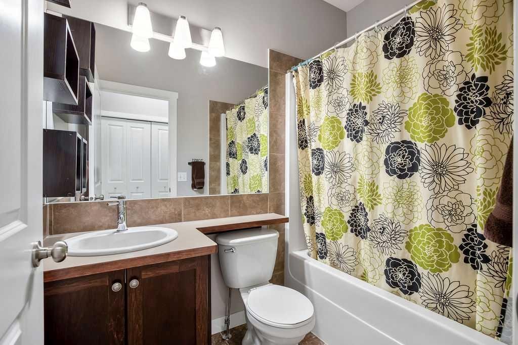 114 Skyview Ranch Gardens Ne, Calgary, AB - Indoor Photo Showing Bathroom