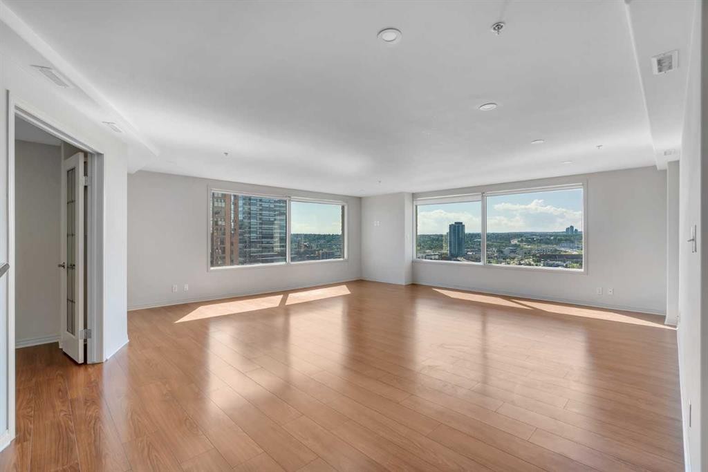 2003-683 10 Street Sw, Calgary, AB - Indoor Photo Showing Other Room