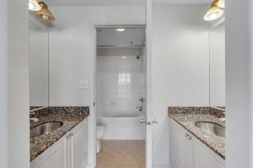 2003-683 10 Street Sw, Calgary, AB - Indoor Photo Showing Bathroom