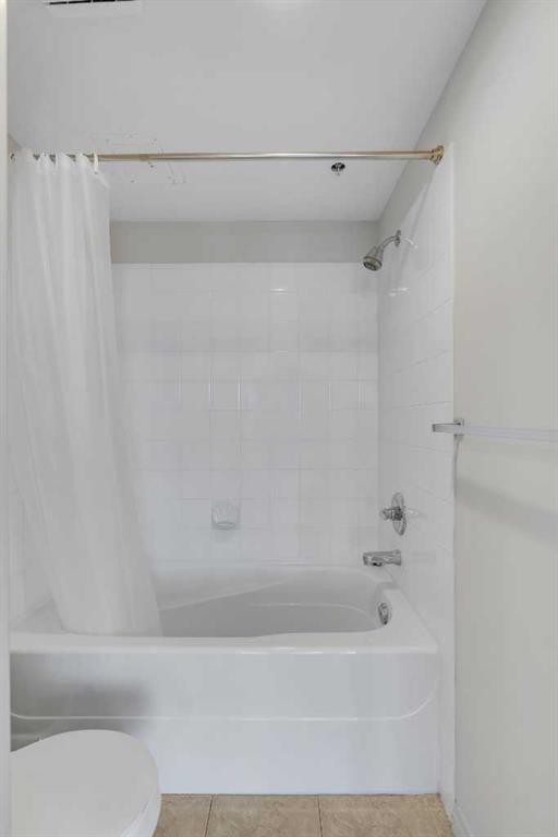 2003-683 10 Street Sw, Calgary, AB - Indoor Photo Showing Bathroom
