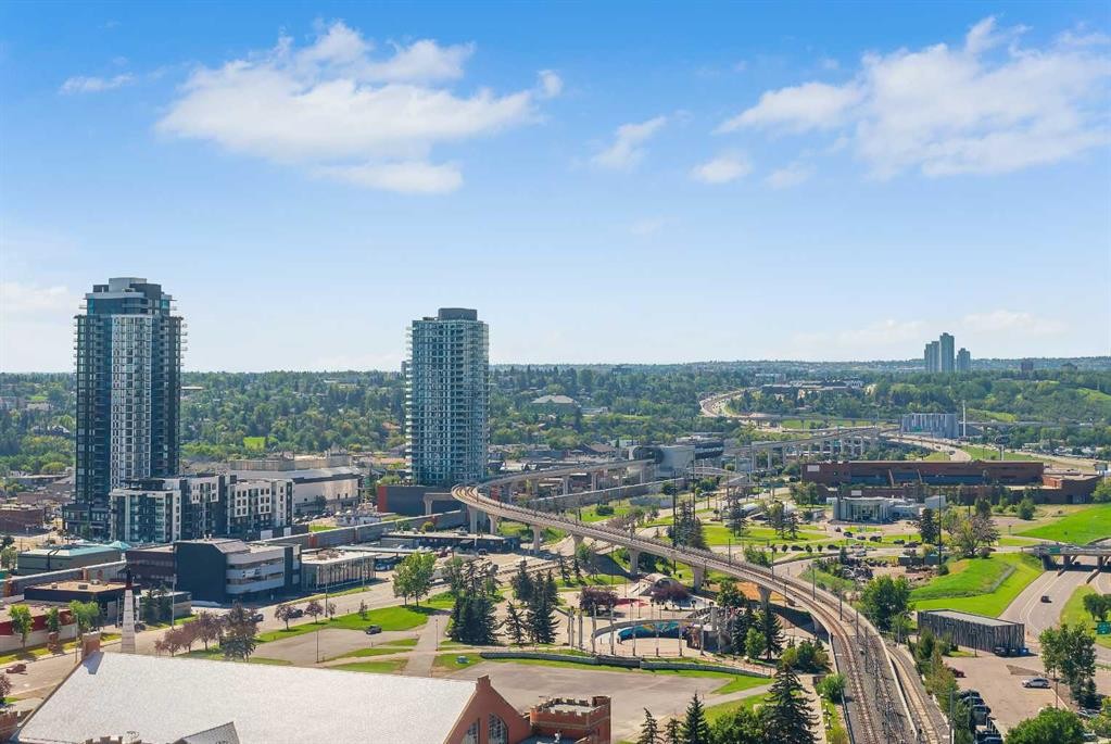 2003-683 10 Street Sw, Calgary, AB - Outdoor With View