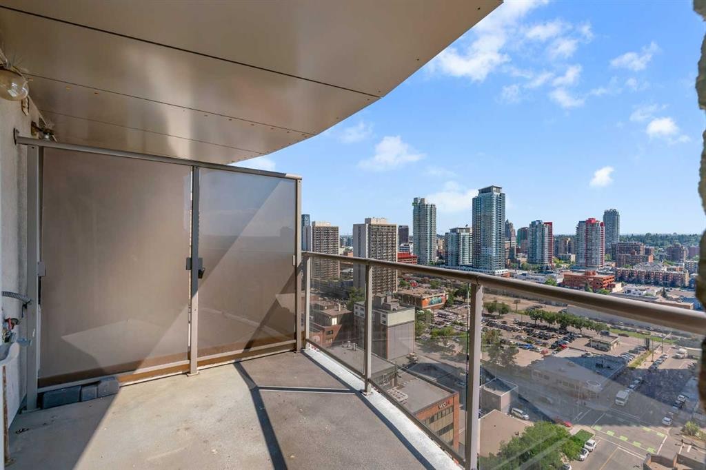 2003-683 10 Street Sw, Calgary, AB - Outdoor With View