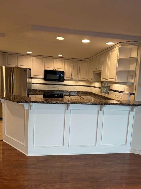 2003-683 10 Street Sw, Calgary, AB - Indoor Photo Showing Kitchen