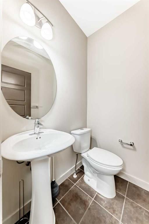 6 Evanspark Manor Nw, Calgary, AB - Indoor Photo Showing Bathroom