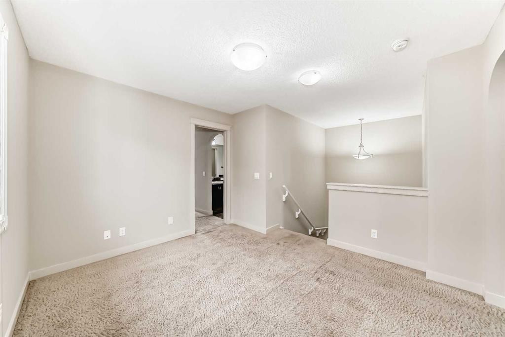 6 Evanspark Manor Nw, Calgary, AB - Indoor Photo Showing Other Room