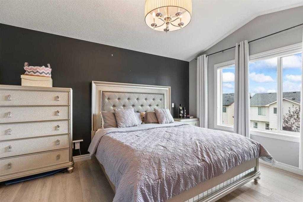 337 Bridleridge View Sw, Calgary, AB - Indoor Photo Showing Bedroom