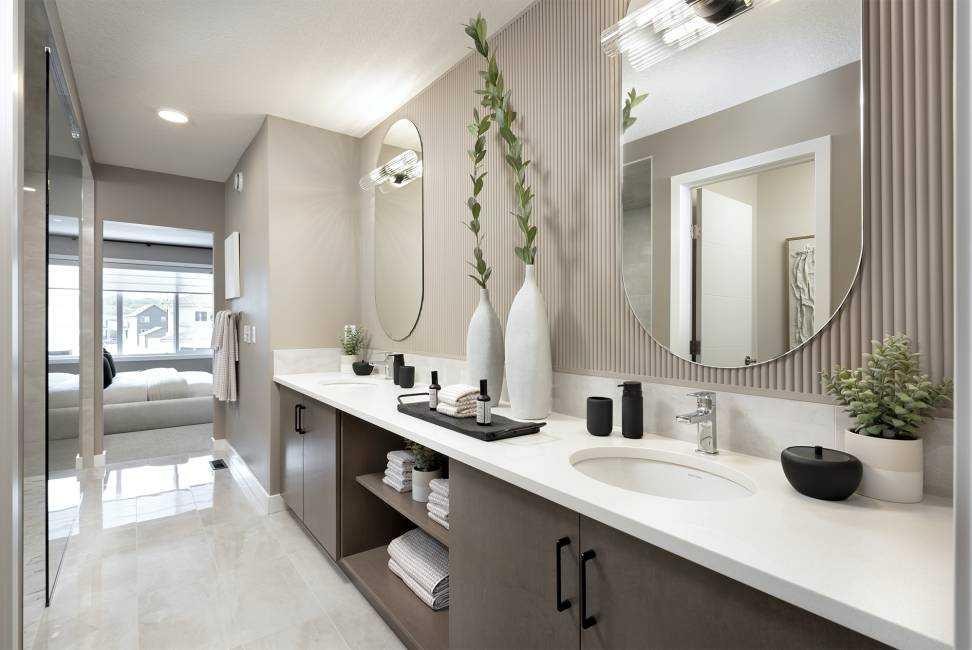 29 Wolf Hollow Common Se, Calgary, AB - Indoor Photo Showing Bathroom