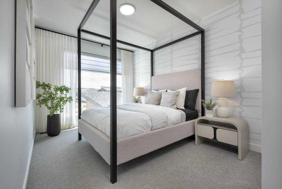 29 Wolf Hollow Common Se, Calgary, AB - Indoor Photo Showing Bedroom