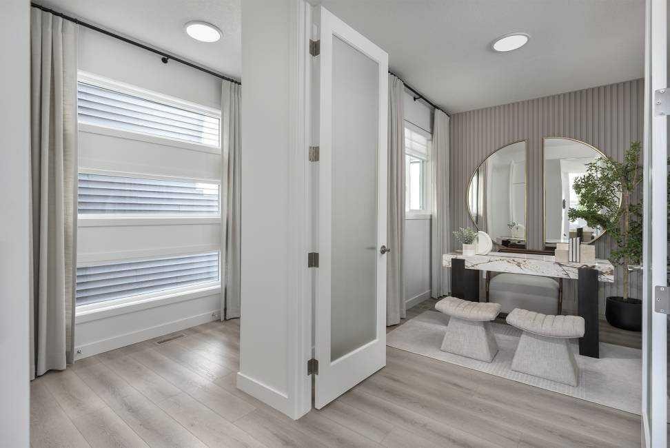 29 Wolf Hollow Common Se, Calgary, AB - Indoor Photo Showing Other Room