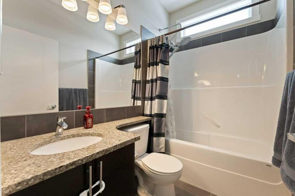 154 Redstone View Ne, Calgary, AB - Indoor Photo Showing Bathroom