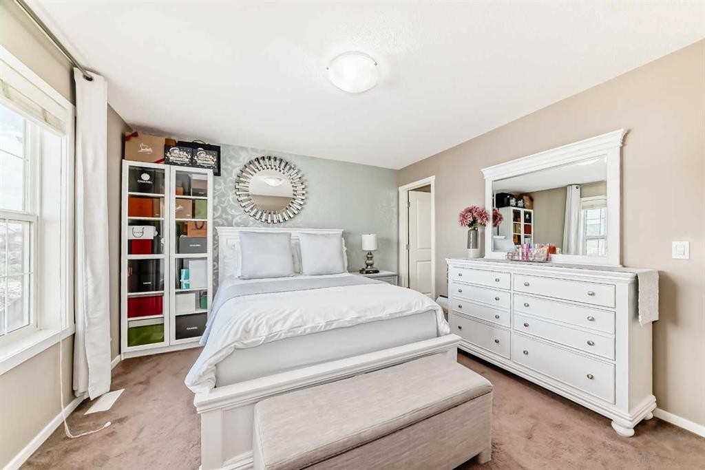 35 Nolanlake Cove Nw, Calgary, AB - Indoor Photo Showing Bedroom