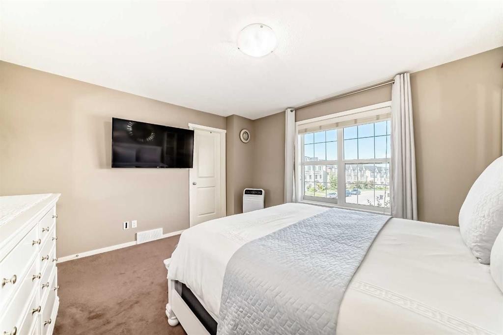 35 Nolanlake Cove Nw, Calgary, AB - Indoor Photo Showing Bedroom