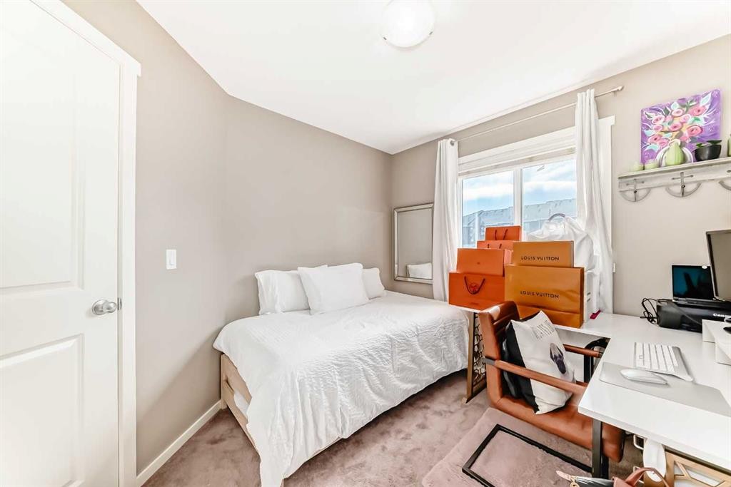 35 Nolanlake Cove Nw, Calgary, AB - Indoor Photo Showing Bedroom