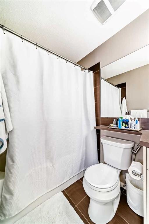 35 Nolanlake Cove Nw, Calgary, AB - Indoor Photo Showing Bathroom