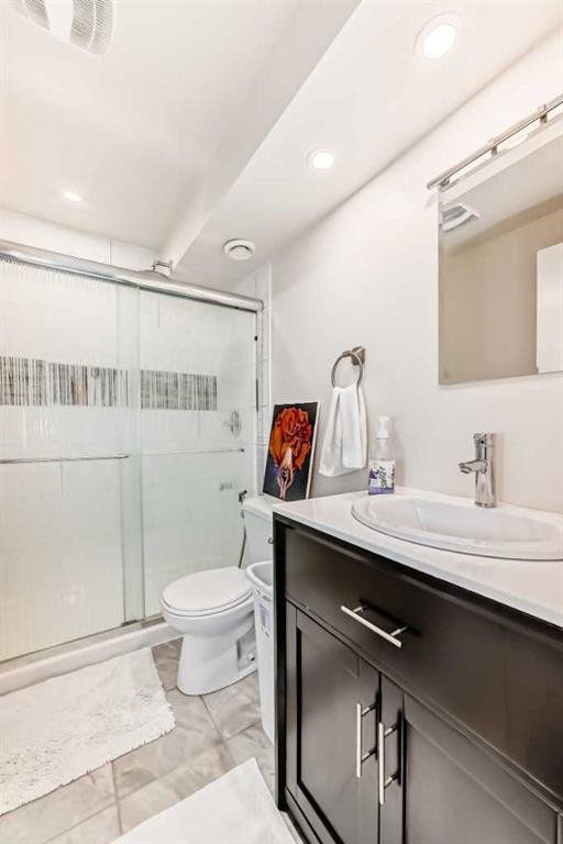35 Nolanlake Cove Nw, Calgary, AB - Indoor Photo Showing Bathroom