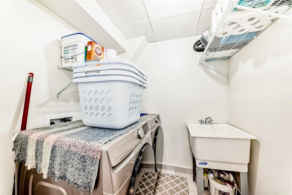 35 Nolanlake Cove Nw, Calgary, AB - Indoor Photo Showing Laundry Room