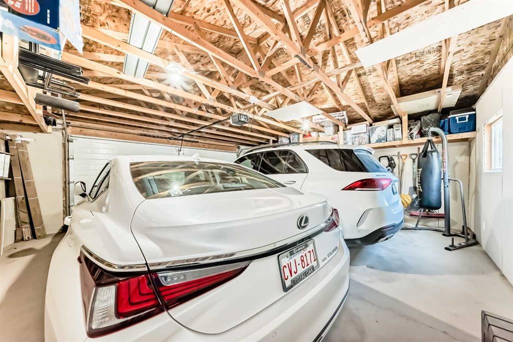 35 Nolanlake Cove Nw, Calgary, AB - Indoor Photo Showing Garage