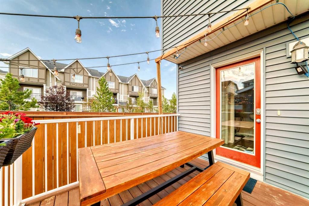 35 Nolanlake Cove Nw, Calgary, AB - Outdoor