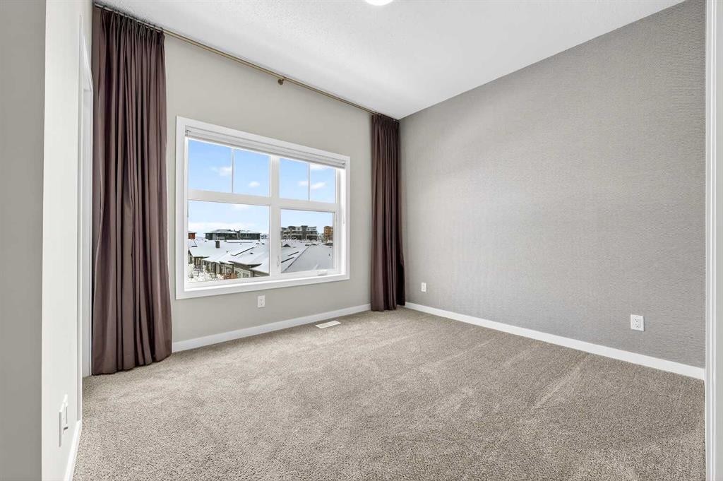 589 Mahogany Road Se, Calgary, AB - Indoor Photo Showing Other Room