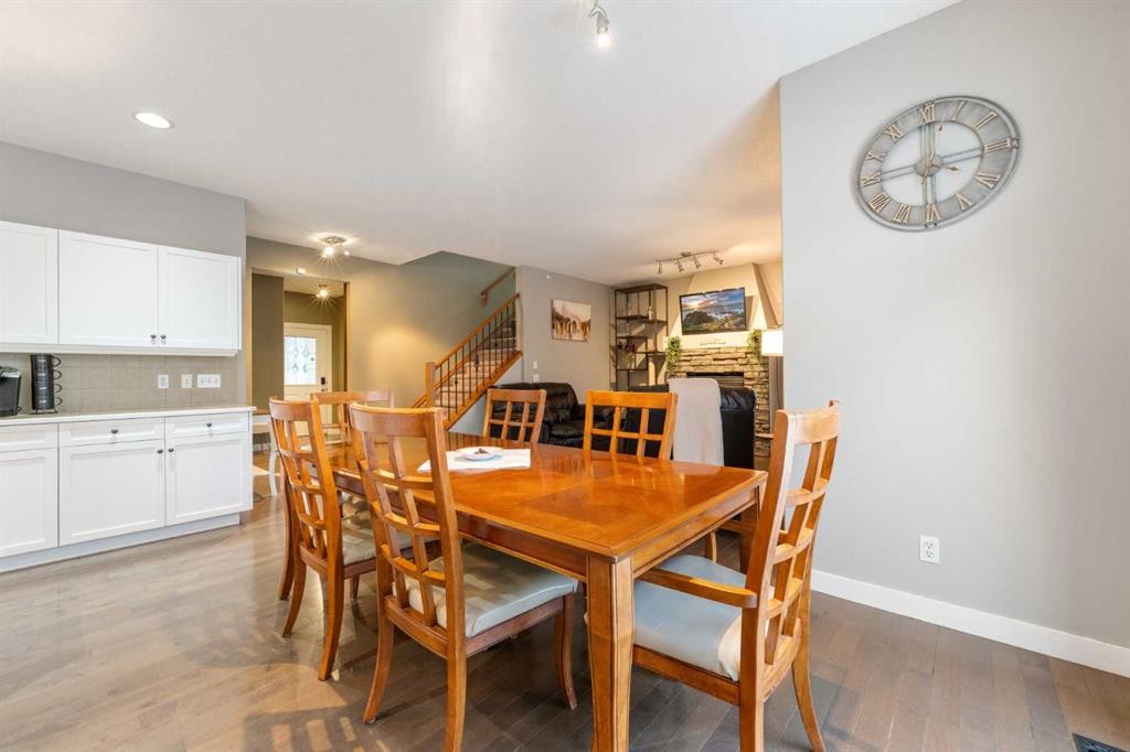 4 Crestridge Way Sw, Calgary, AB - Indoor Photo Showing Dining Room