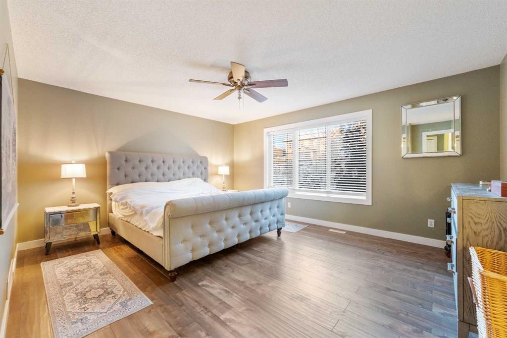 4 Crestridge Way Sw, Calgary, AB - Indoor Photo Showing Bedroom