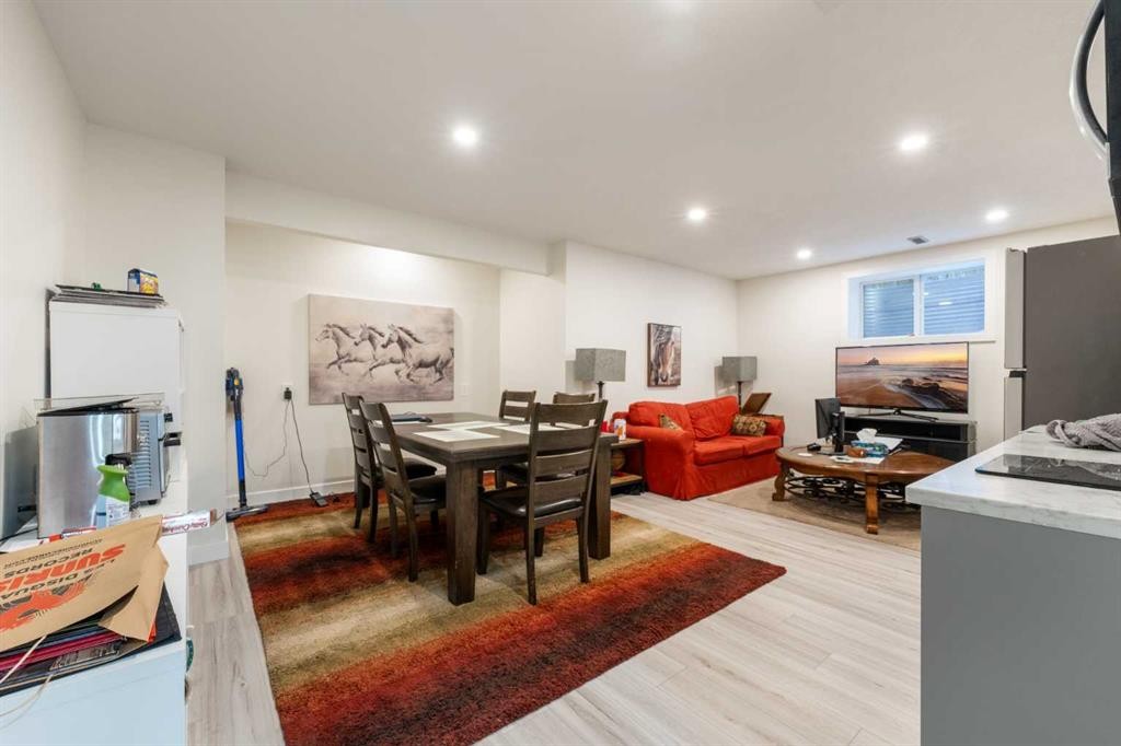 4 Crestridge Way Sw, Calgary, AB - Indoor