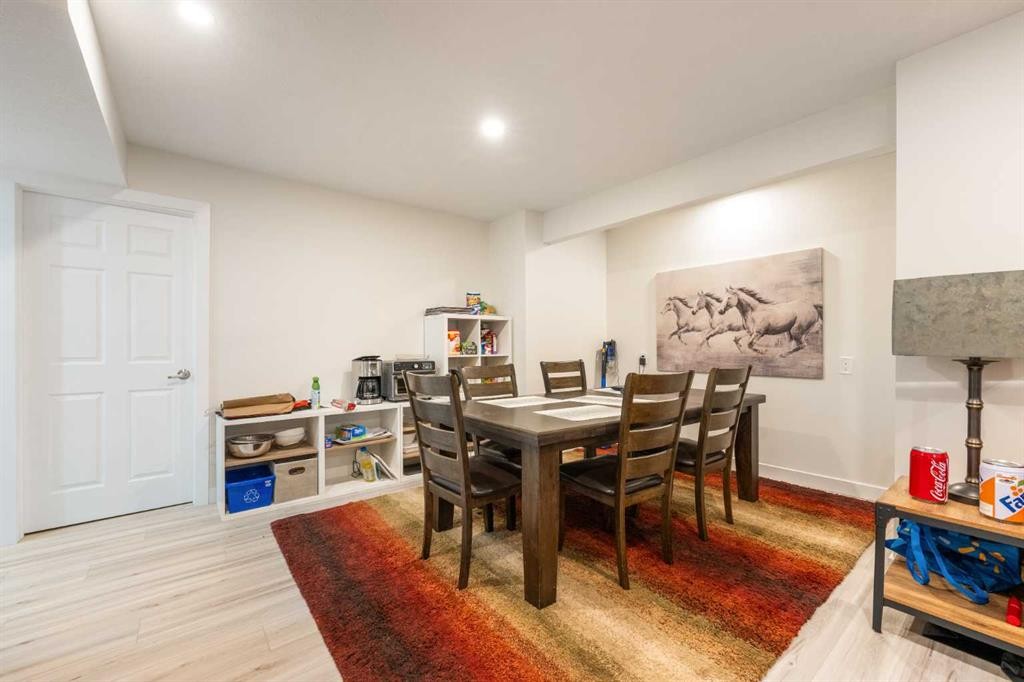 4 Crestridge Way Sw, Calgary, AB - Indoor Photo Showing Dining Room