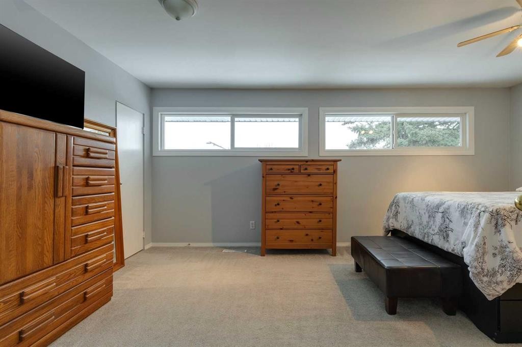 681 Regal Park Ne, Calgary, AB - Indoor Photo Showing Bedroom