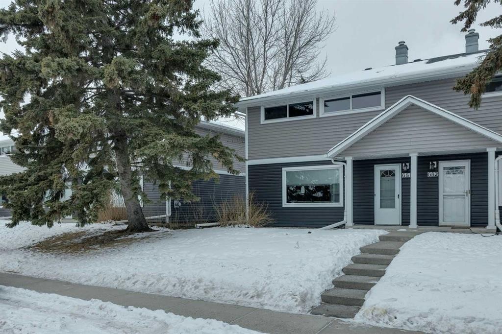 681 Regal Park Ne, Calgary, AB - Outdoor