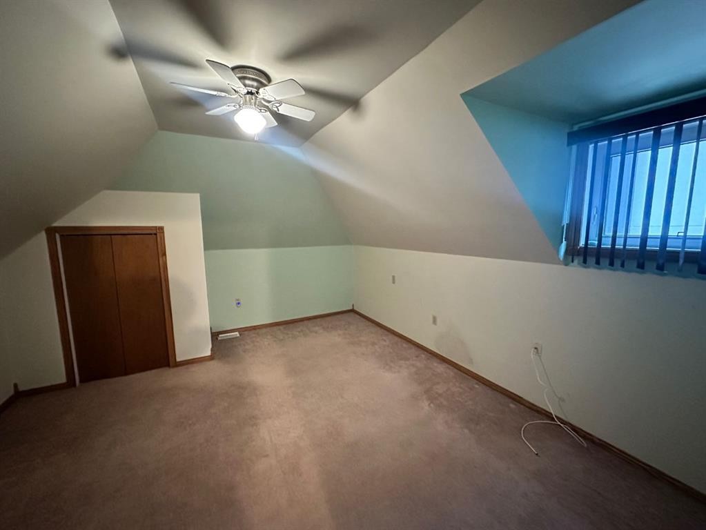 334 3 Avenue Ne, Calgary, AB - Indoor Photo Showing Other Room