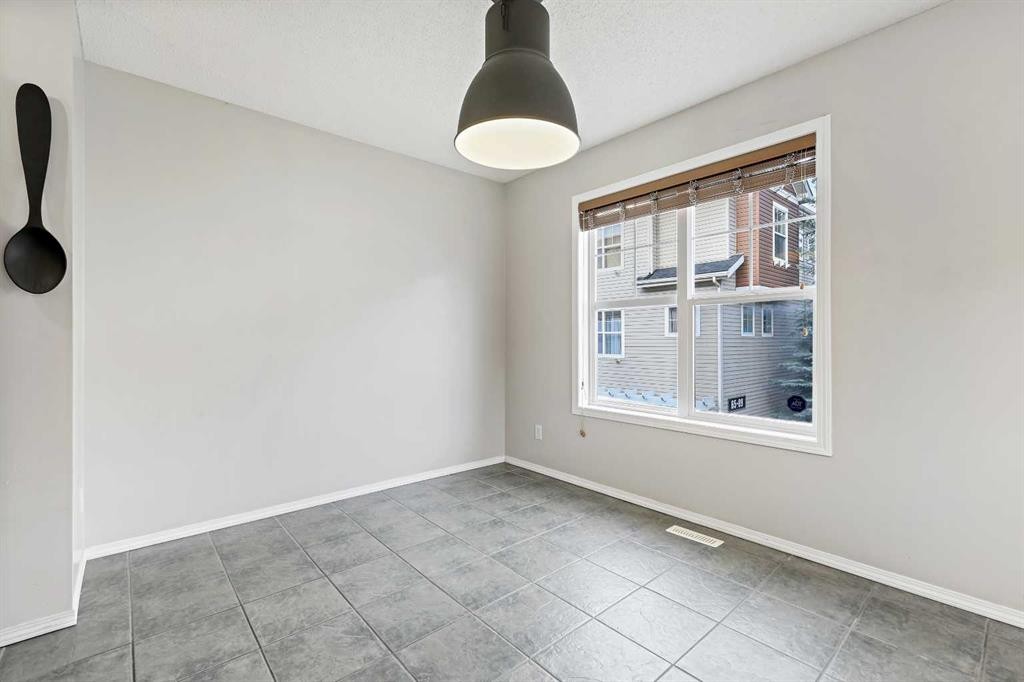 64 Elgin Gardens Se, Calgary, AB - Indoor Photo Showing Other Room