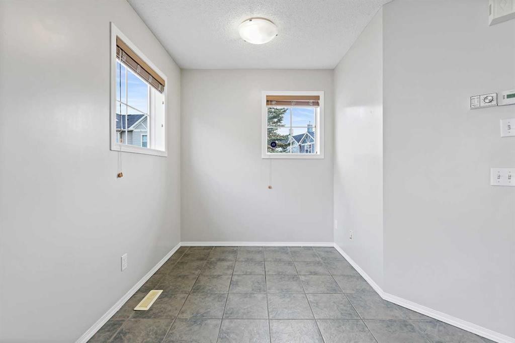64 Elgin Gardens Se, Calgary, AB - Indoor Photo Showing Other Room