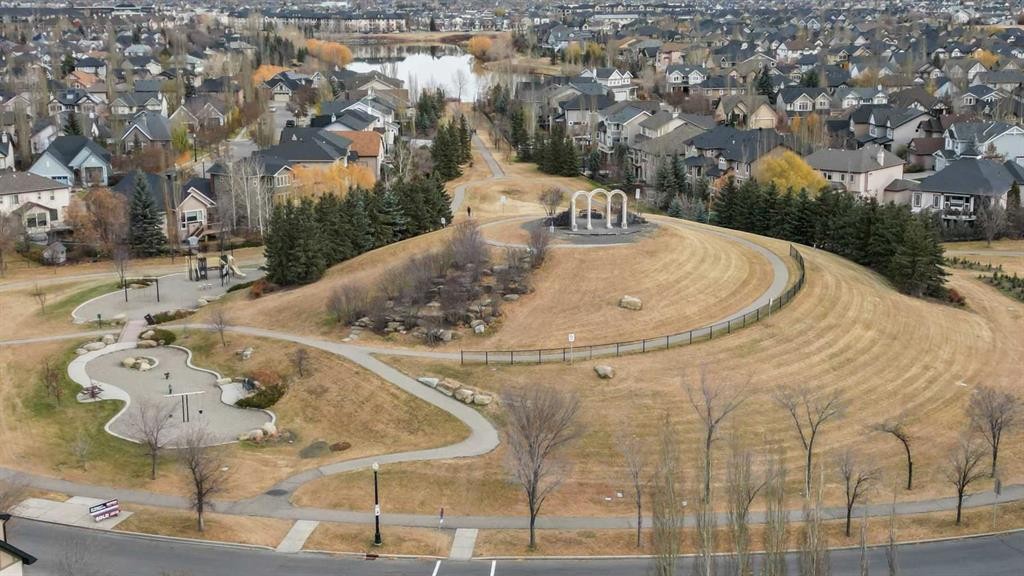 64 Elgin Gardens Se, Calgary, AB - Outdoor With View