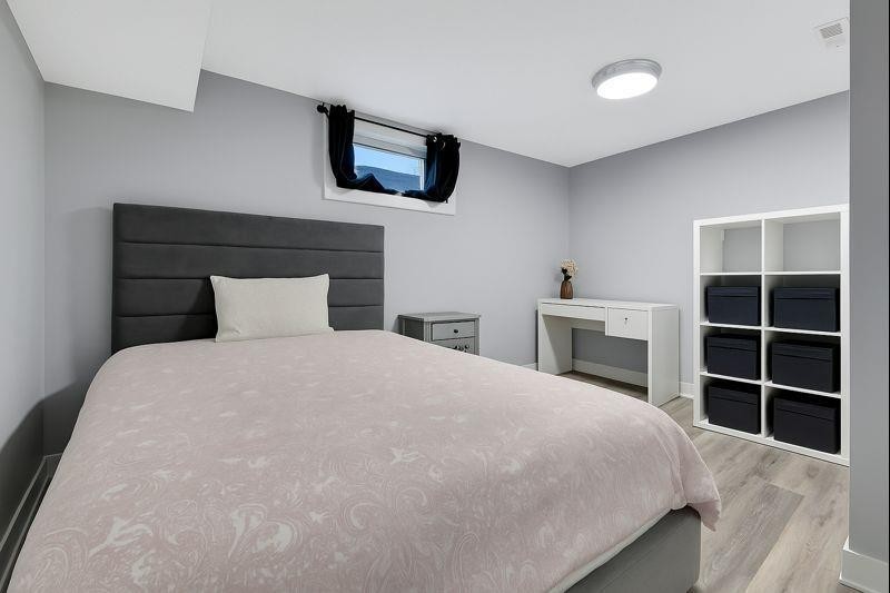 70 Fairview Crescent Se, Calgary, AB - Indoor Photo Showing Bedroom