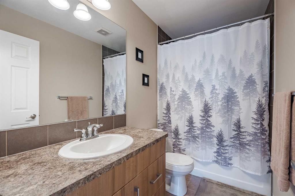 3098 Windsong Boulevard Sw, Airdrie, AB - Indoor Photo Showing Bathroom