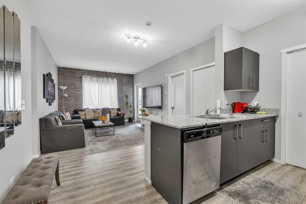 1613-4641 128 Avenue Ne, Calgary, AB - Indoor Photo Showing Kitchen