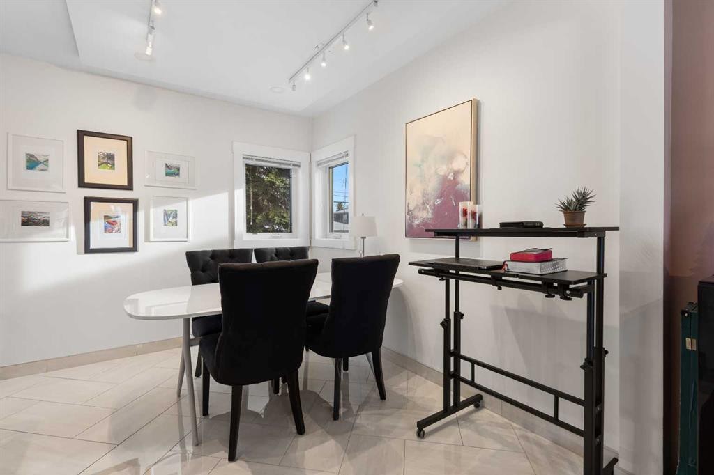 2816 24 Street Nw, Calgary, AB - Indoor