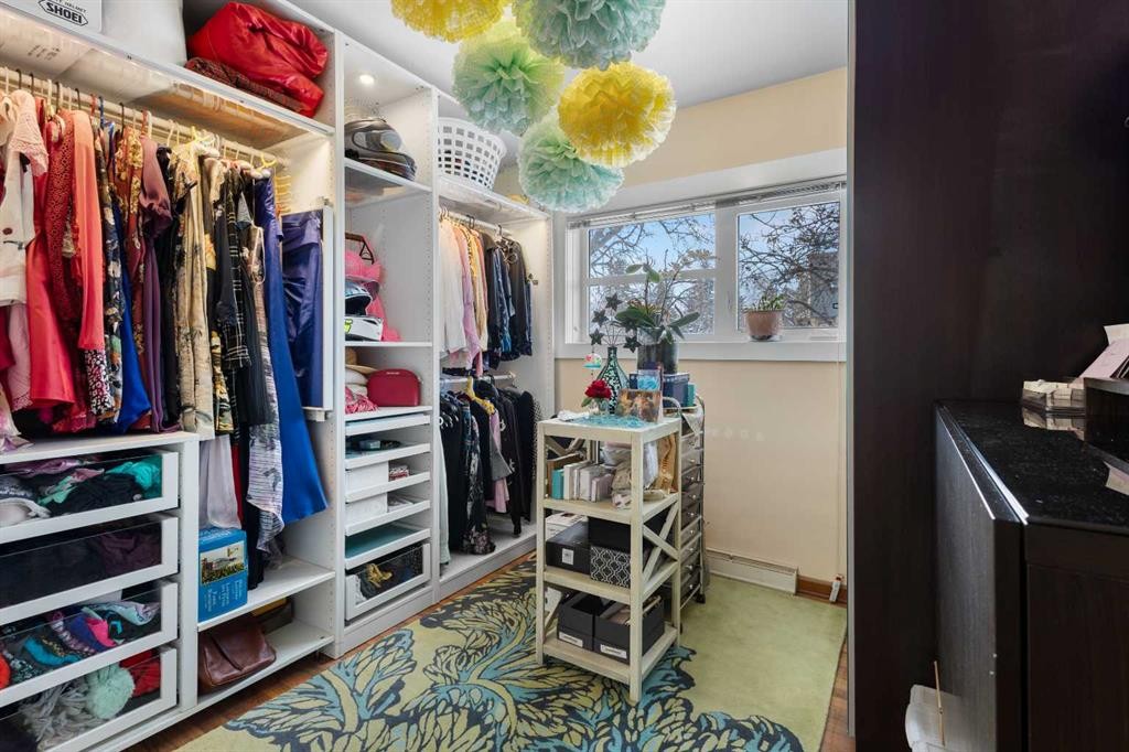 2816 24 Street Nw, Calgary, AB - Indoor With Storage