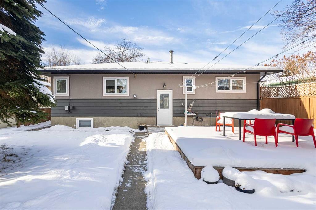 2816 24 Street Nw, Calgary, AB - Outdoor