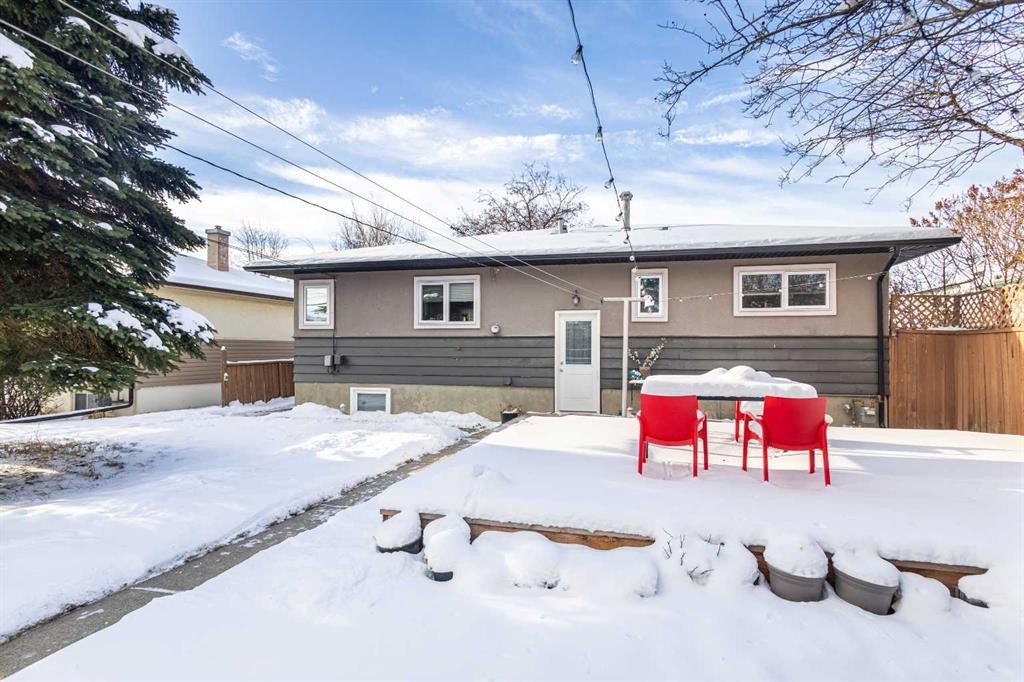 2816 24 Street Nw, Calgary, AB - Outdoor