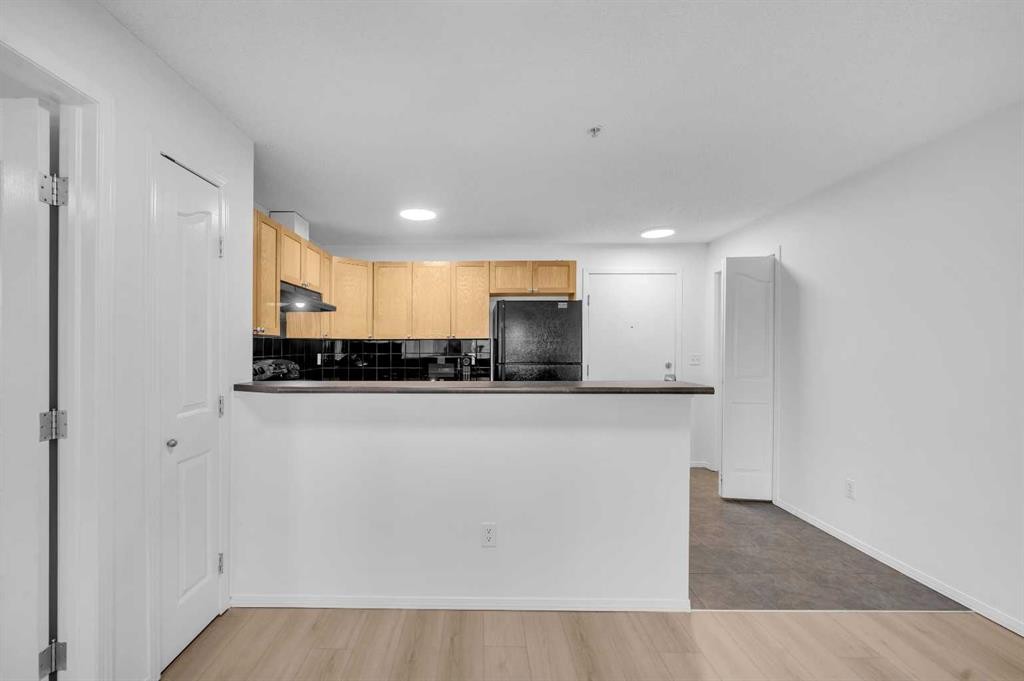 222-428 Chaparral Ravine View Se, Calgary, AB - Indoor Photo Showing Kitchen