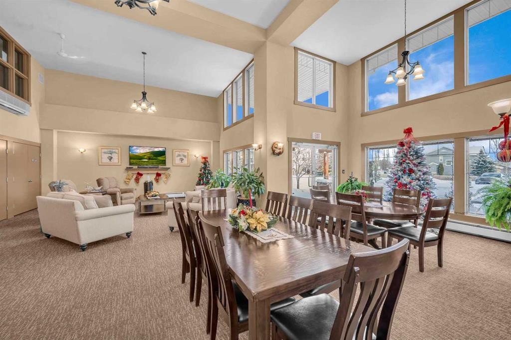 222-428 Chaparral Ravine View Se, Calgary, AB - Indoor Photo Showing Dining Room