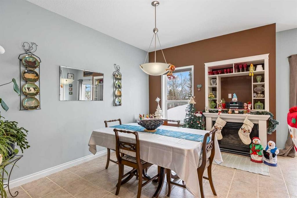 155 Citadel Drive Nw, Calgary, AB - Indoor Photo Showing Dining Room