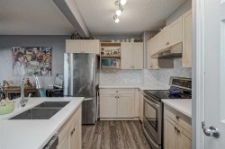 7-102 Canoe Square SW Airdrie, AB T4B 2Z1