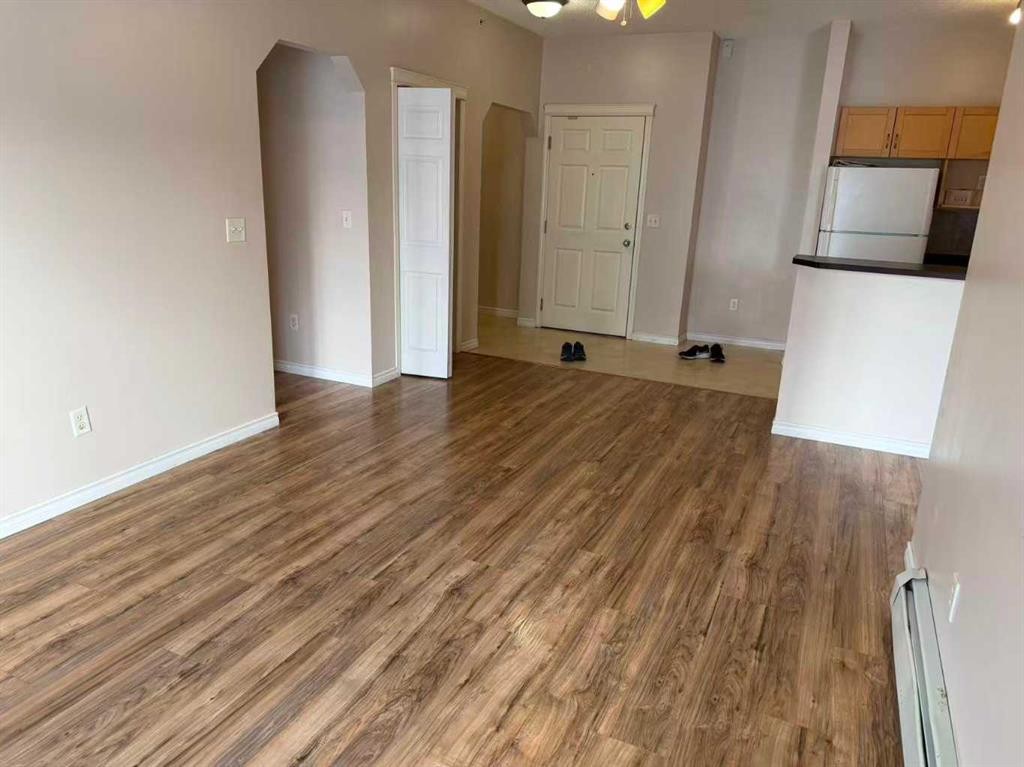 3315-70 Panamount Drive Nw, Calgary, AB - Indoor Photo Showing Kitchen