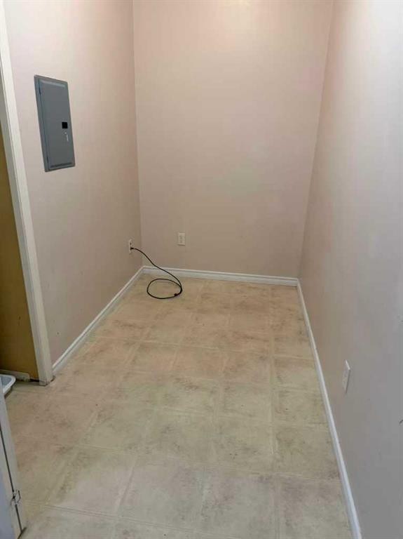 3315-70 Panamount Drive Nw, Calgary, AB - Indoor Photo Showing Other Room