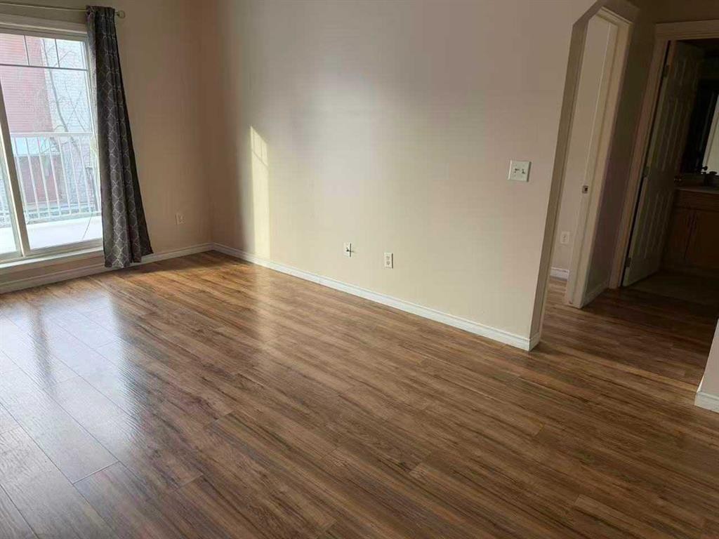 3315-70 Panamount Drive Nw, Calgary, AB - Indoor Photo Showing Other Room