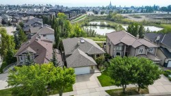 49 Royal Highland Road NW Calgary, AB T3G 4Y5