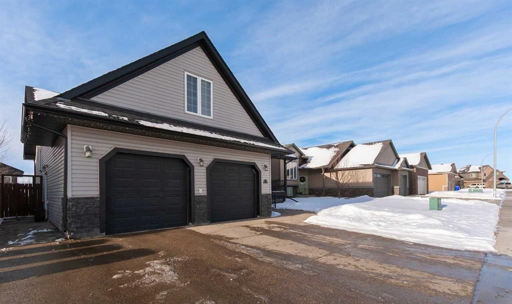 6 Vera Close, Olds, AB - Outdoor