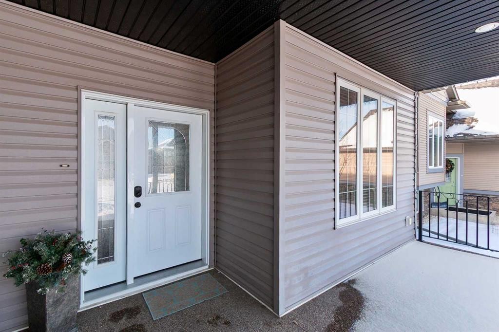 6 Vera Close, Olds, AB - Outdoor With Exterior